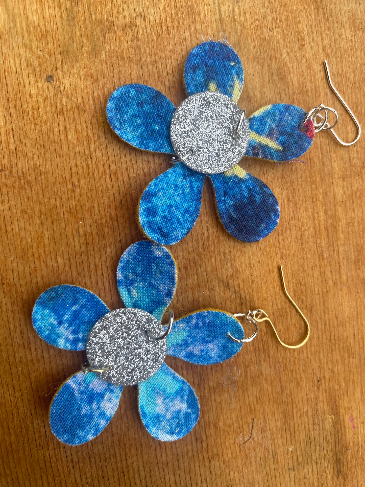 Blue Flower earrings with glitter centre